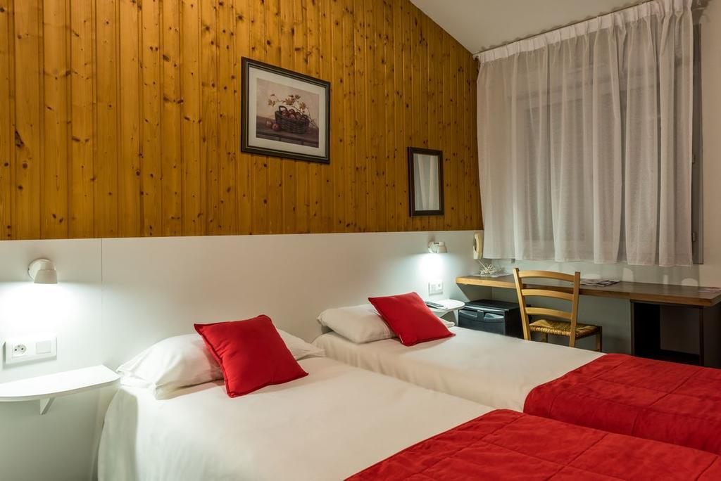 Fasthotel Тон Екстер'єр фото