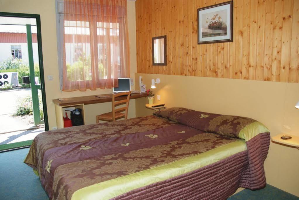 Fasthotel Тон Екстер'єр фото
