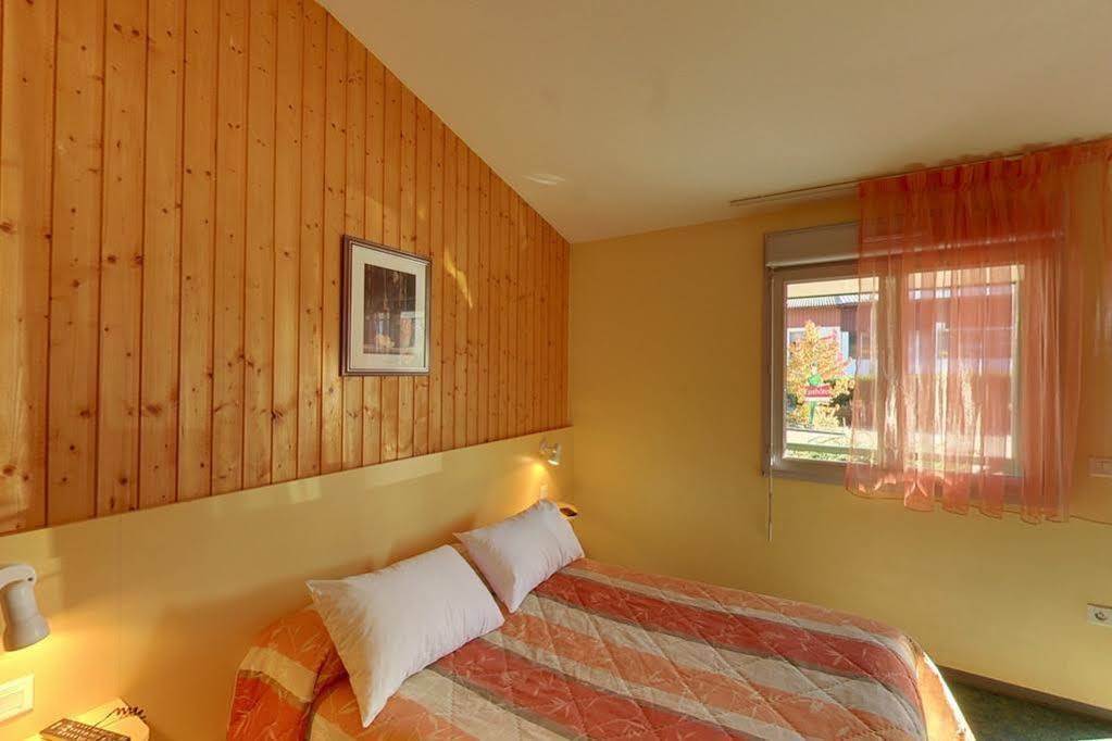 Fasthotel Тон Екстер'єр фото